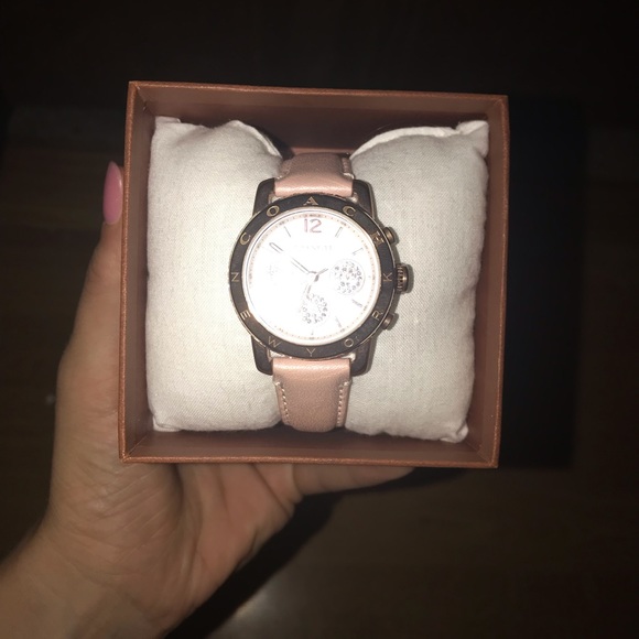 Coach Watch - Picture 4 of 4